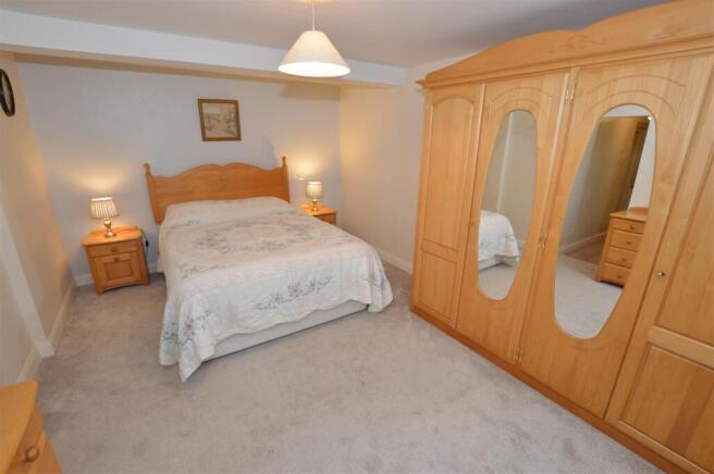 2 bed Cottage for sale Image 8