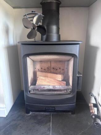 Log burner 