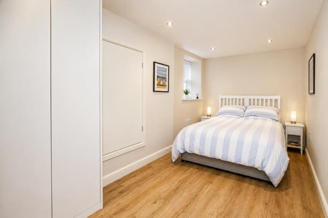 1 bed Apartment to rent Image 5