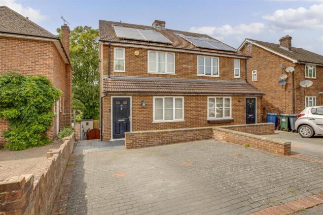 35 Hampden Road, HP13 6SZ NEW-1.jpg