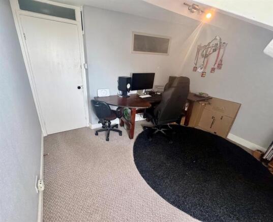 2 bed Flat for sale Image 10