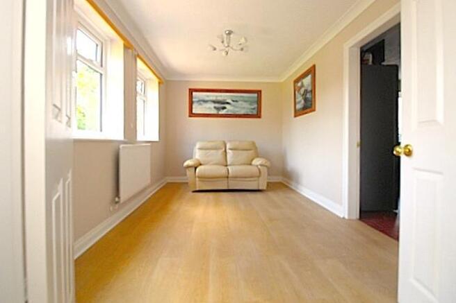 4 bed Detached for sale Image 10