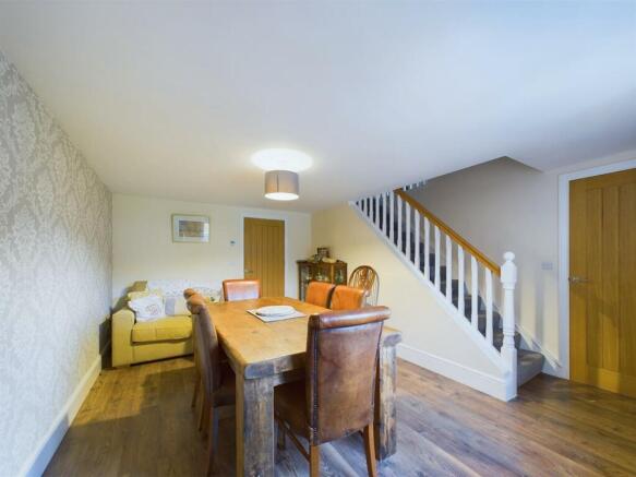 Dining room: