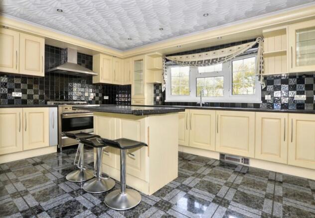 Kitchen/Breakfast Rm