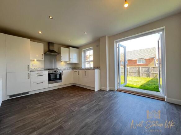 3 bed Semi-Detached for sale Image 5