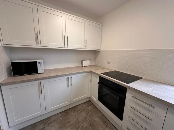 1 bed House of Multiple Occupation to rent Image 10
