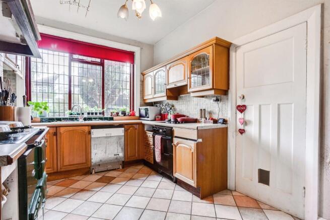 4 bed Detached for sale Image 6