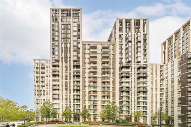 1-bed flat on Fountain Park Way, White City, £750,000