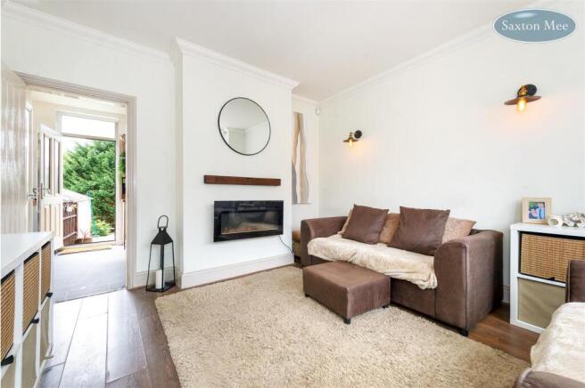 lounge 7590.jpg