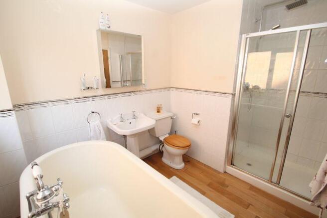 En-Suite Bathroom