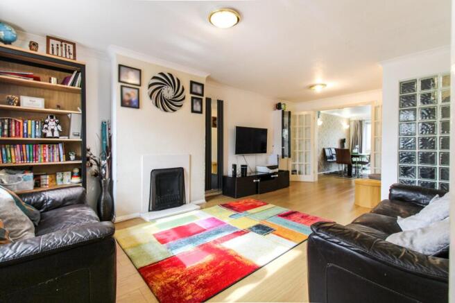 Antrim Road, Woodley, RG5 photo 3