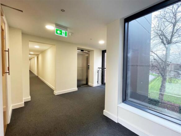 2 bed Apartment for sale Image 12