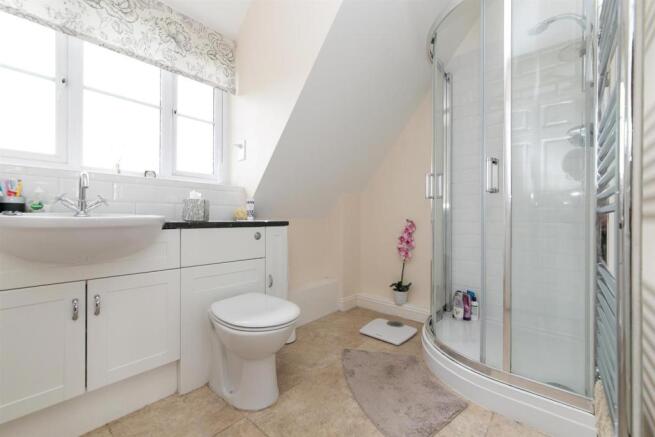 EN SUITE SHOWER ROOM