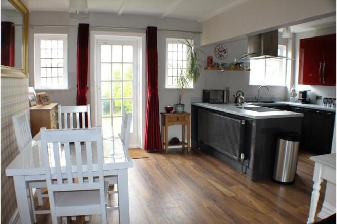 Lounge/Dining Room