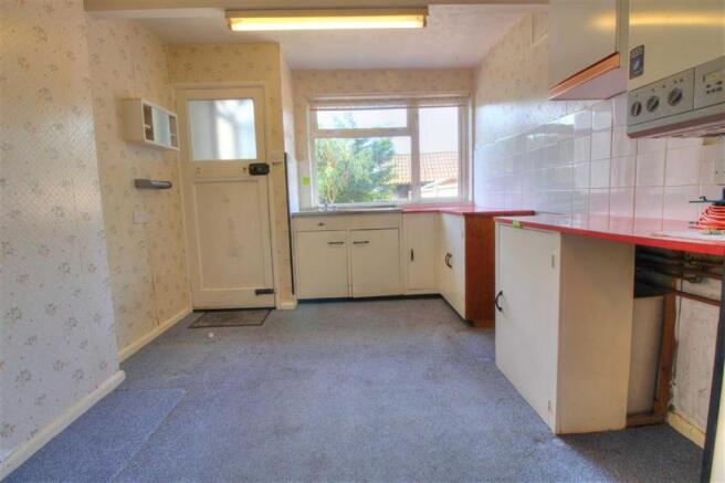 Kitchen/Dining Room: