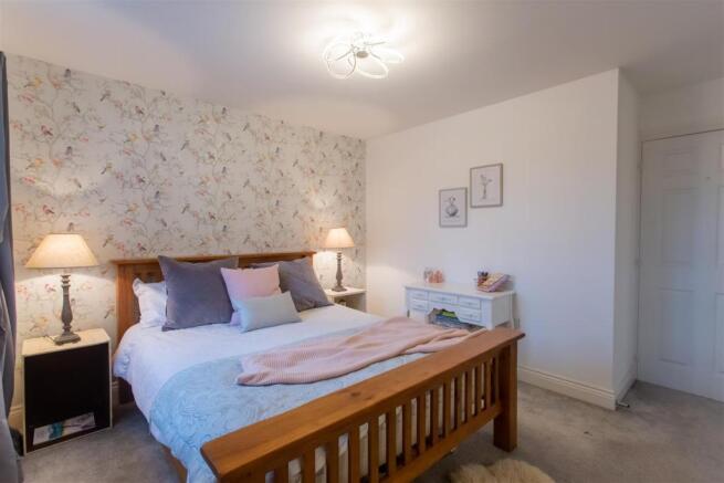 Bedroom 1 Upperfield.jpg