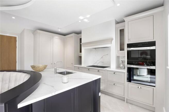 2 bed Apartment for sale Image 4