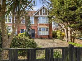 Flat 2, 59a, Downview Road, Heene, Worthing BN11 4QY