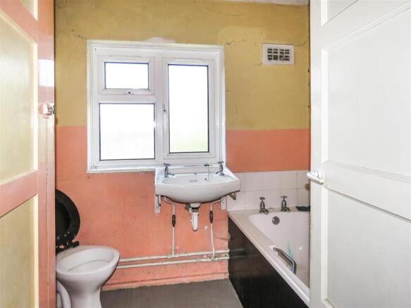 Bathroom.JPG