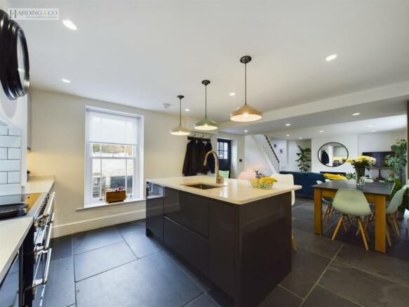 Kitchen .2.jpg