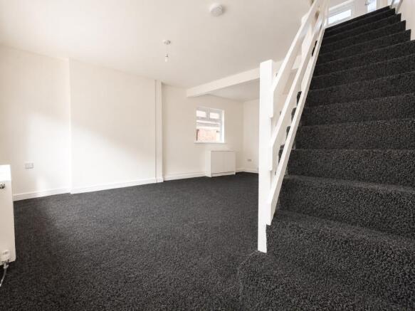2 bed Terraced to rent Image 8
