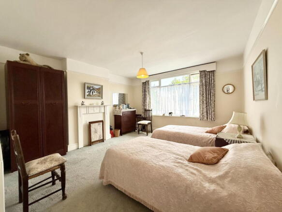 4 bed Semi-Detached for sale Image 12