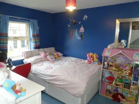 BEDROOM 2