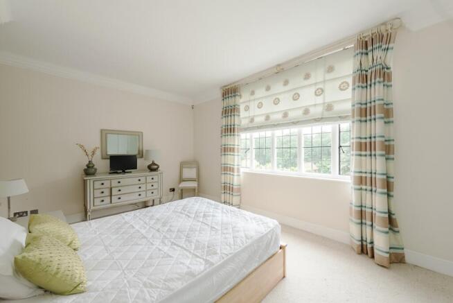7-framewood-manor-04