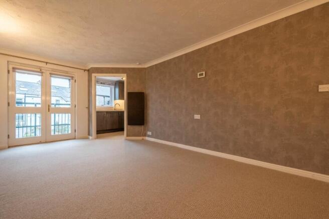 SITTING/DINING ROOM