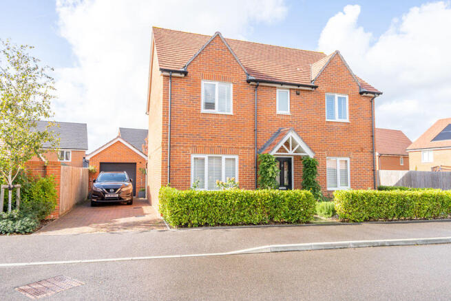 4-bed detached on Lock's Farm Lane, Chichester, £570,000