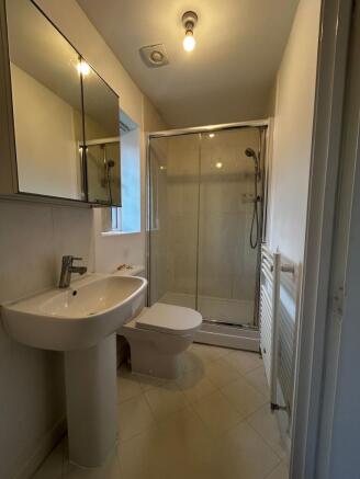 4 bed Detached to rent Image 11