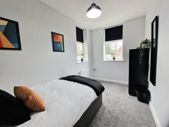2 bed Flat for sale Image 8