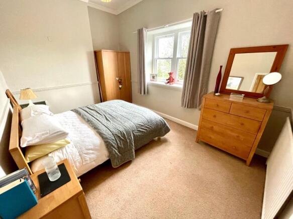 Bed 2.jpg