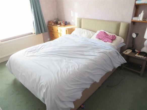 BEDROOM 1 (FRONT)