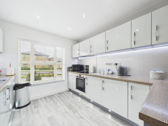 4 bed Detached for sale Image 8