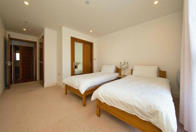 182 The Hayes 2348.jpg