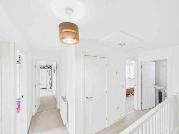 4 bed Semi-Detached for sale Image 9