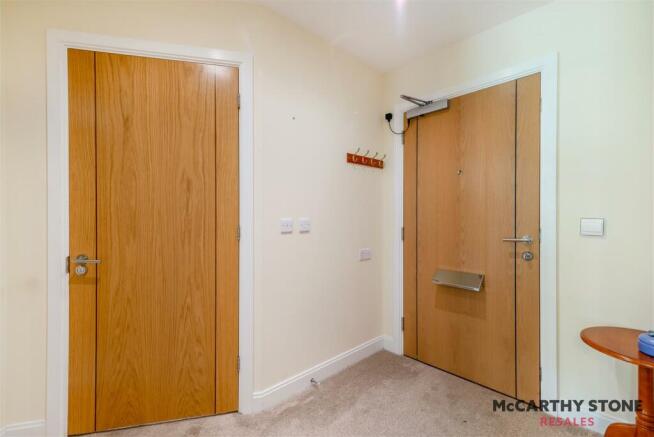 8609757-interior06.JPG