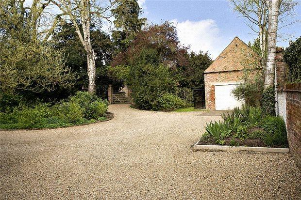 Elm Driveway