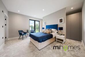 65a, Blagdens Lane, London N14 6DB