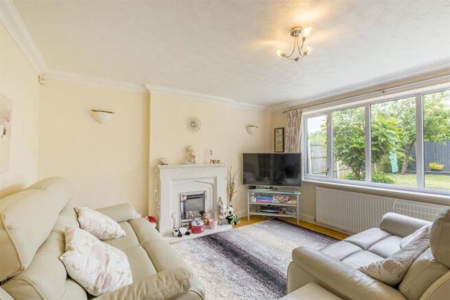 Lounge/Sitting Room