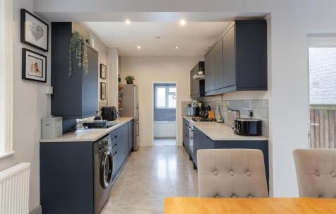 PERIOD PROPERTY CLOSE TO TOWN - Stephenson Road, Cowes