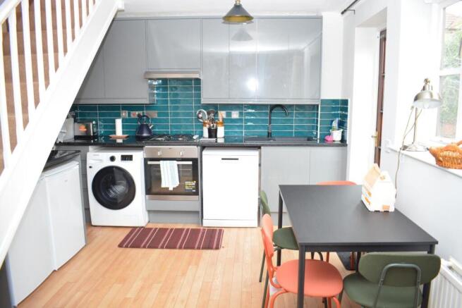 Kitchen / Dining Area
