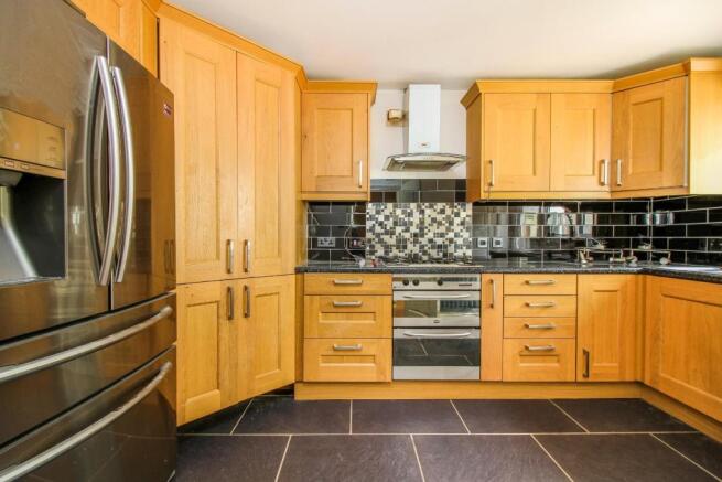 ,kitchen 2.jpg