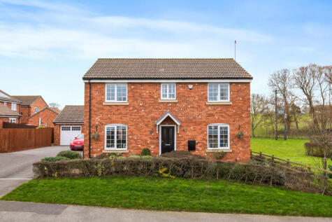 77 Finedon Road, Burton Latimer