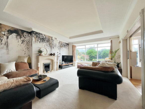 4 bed Detached for sale Image 5