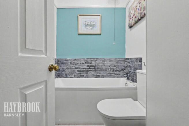 4 bed Terraced for sale Image 11