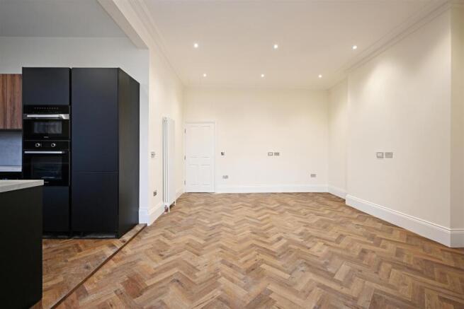 2 bed Apartment for sale Image 7