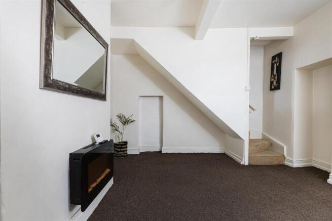 1 bed Semi-Detached to rent Image 5