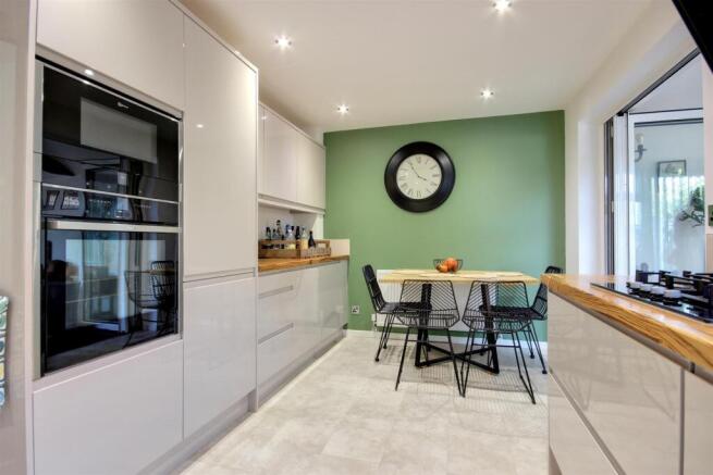 3 bed Detached for sale Image 7
